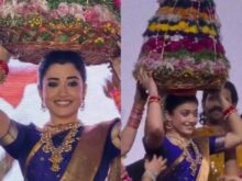 తెలంగాణ కోడలు రష్మిక బతుకమ్మ ఆడితే…